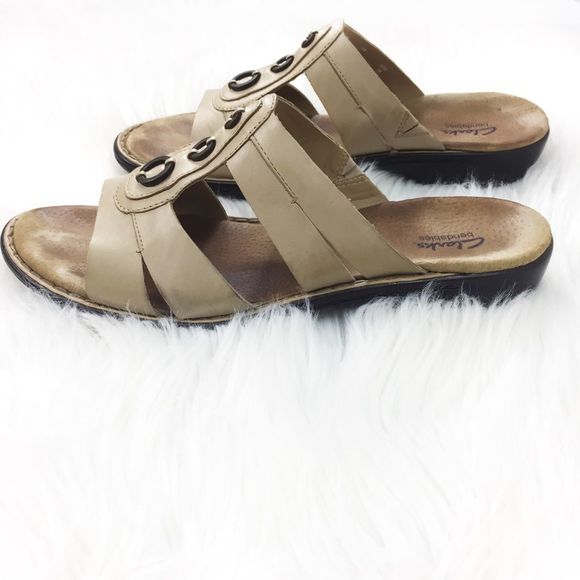 Clarks Bendables Ina Cherish Sand Nude Beige Leather Sandals Clogs Slip On Jewel - Picture 1 of 8